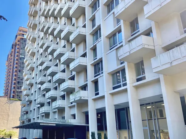 604 S Washington Sq APT 810, Philadelphia, PA 19106