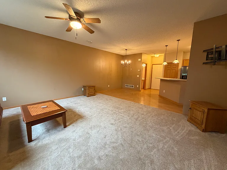 11007 Oak Grove Cir #B — Photo 7