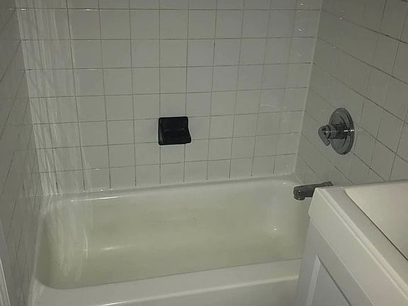 5th image of 2011 Lexington Ave APT 4