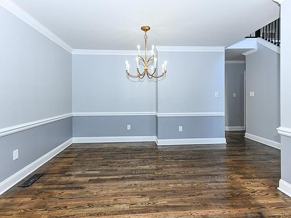 5th image of 8 Thames Ct