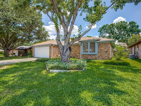3rd image of 1865 Larkspur Dr