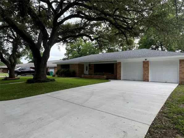 1704 Richardson Ln, Baytown, TX 77520