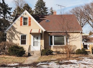 607 S Shore Dr, Forest Lake, MN 55025
