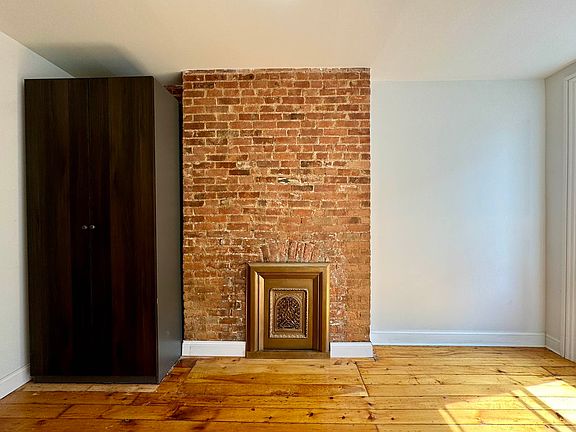 3rd image of 147 E 117th St