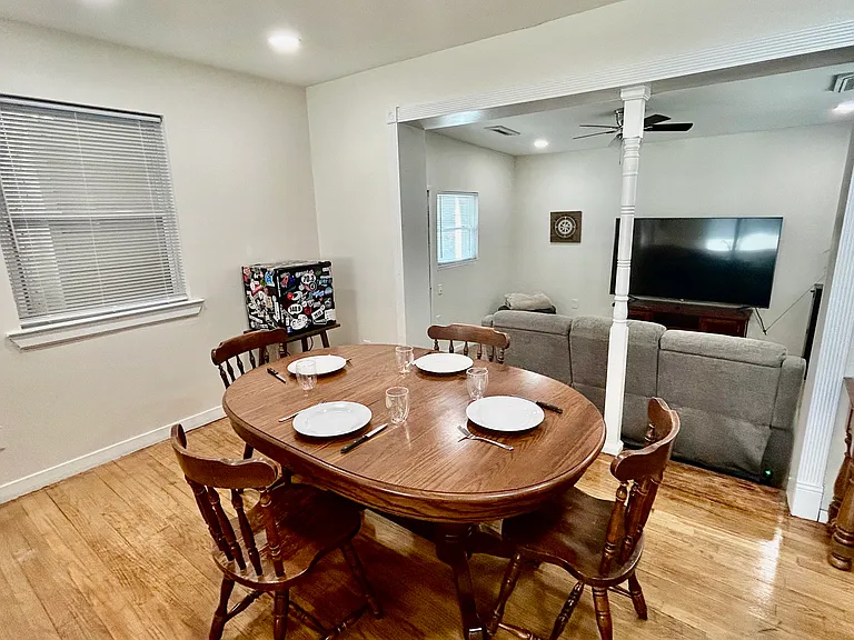 756 Boxwood Dr — Photo 4