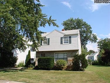 1st image of 323 E 215th St