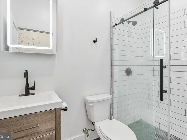 1153 N Front St #1R — Photo 5