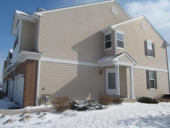 DESIRABLE LOCATION NEAR MAIN ROADS, SHOPPING & MORE. EASY ACCESS TO I-88.  