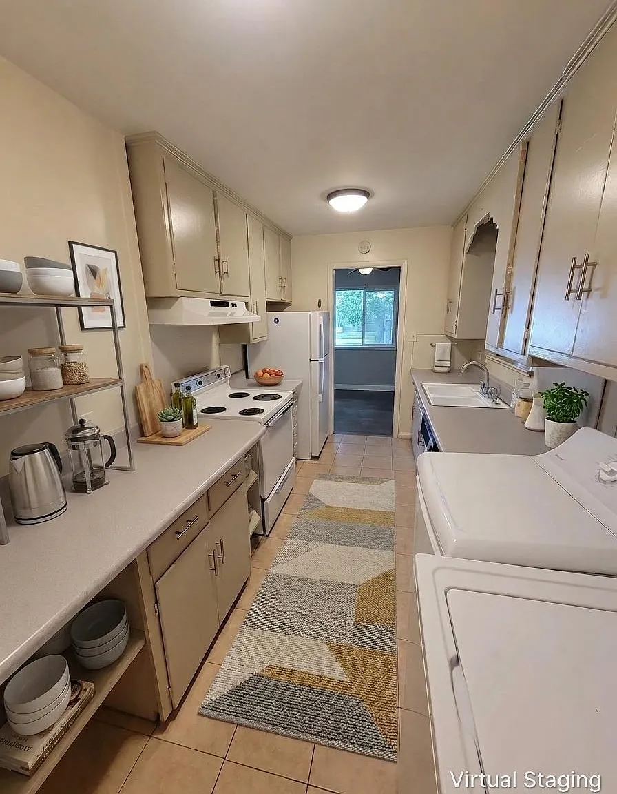3 bed, 1200 sqft, $2,300 — Photo 3
