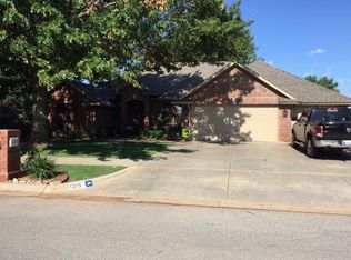 1215 W Hickory St, Weatherford, OK 73096