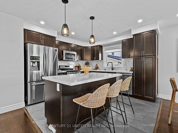 4th image of 739 Young St