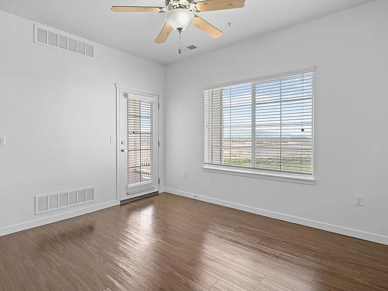 Outlook Apartments — Photo 37