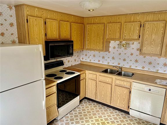 3rd image of 307 Countryside Dr