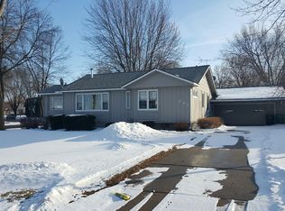 261 Sherman Ave E, Winsted, MN 55395