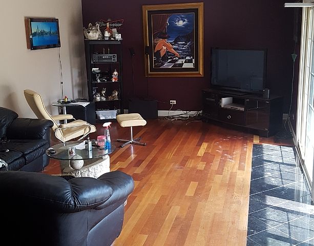 2nd image of 518 Edgewood Ln