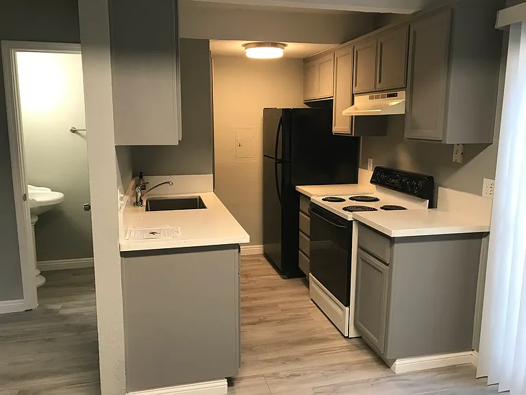 1720 G St #3 — Photo 3
