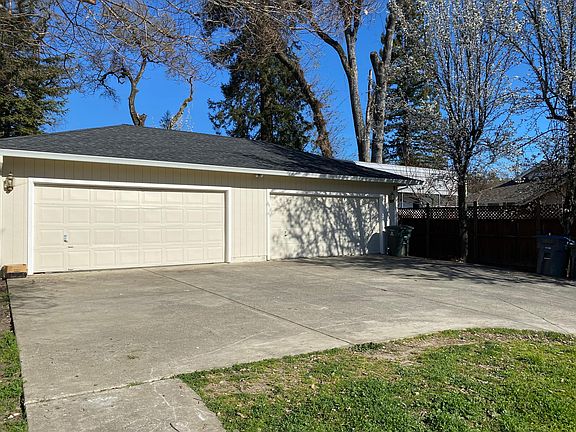 2nd image of 402 Butler Ct #402