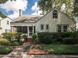 2444 Woodlawn Cir W, Saint Petersburg, FL 33704
