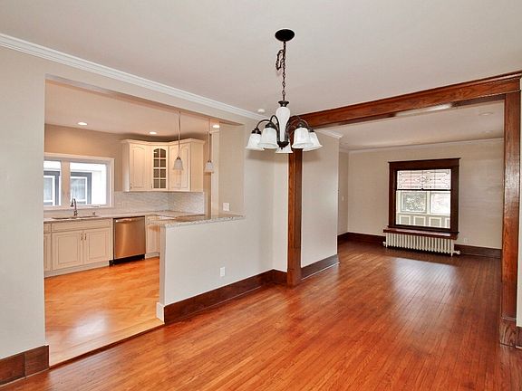 4th image of 31 Woodlawn Ave