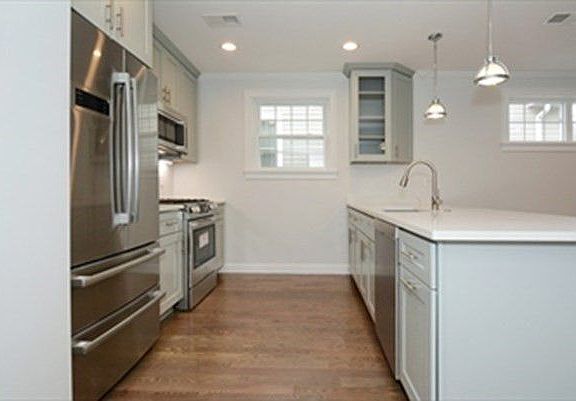 3rd image of 49 Leyden St Unit 2