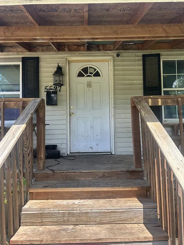 3 bed, 816 sqft, $700 — Photo 2