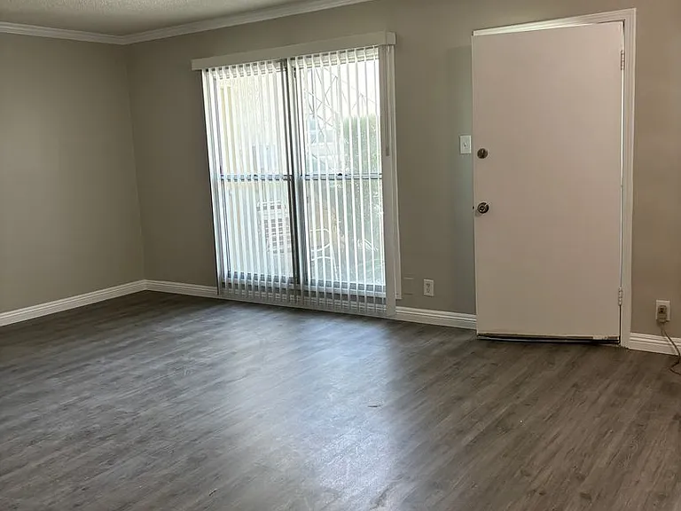 7306 Neo St — Photo 3