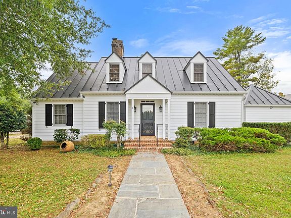3rd image of 12 Chinn Ct
