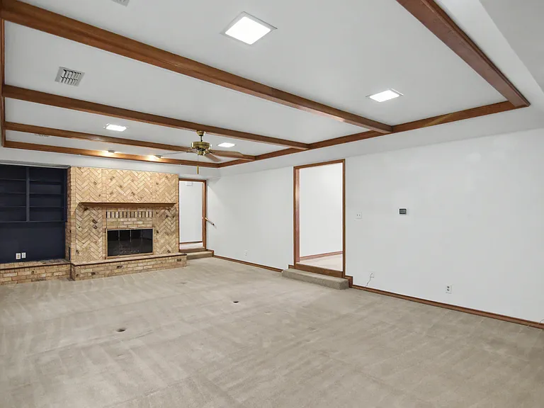 605 Pecos Trl — Photo 11