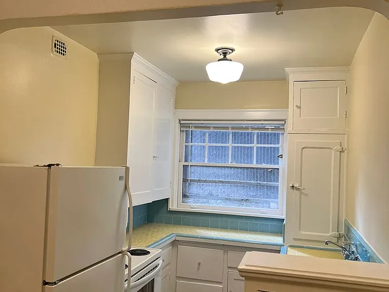 Flanders Apartments — Photo 65
