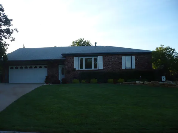 3445 Stonehenge Dr, Manhattan, KS 66503