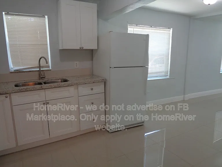 500 NW 9th Ave — Photo 8