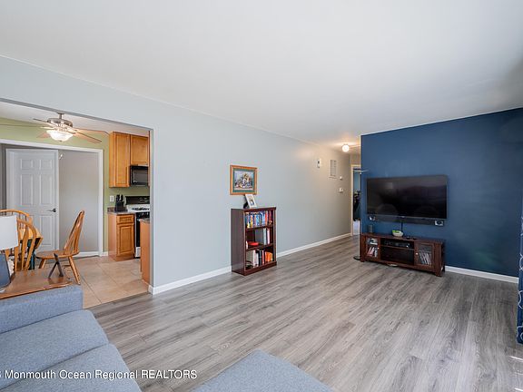 4th image of 1110 Overlook Drive