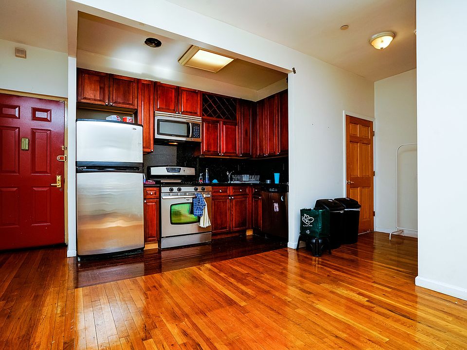 1st image of 370 Menahan St #F1