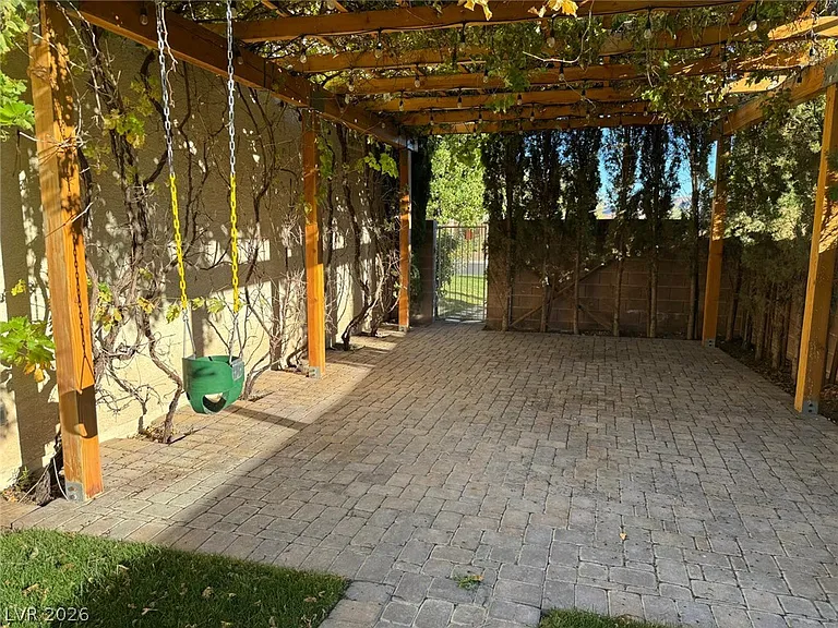9494 Green Vineyard Ave — Photo 52