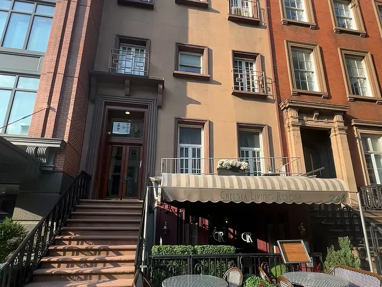243 W 14th St #1R — Photo 25