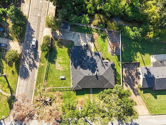 4th image of 2929 Sunnybrook Dr