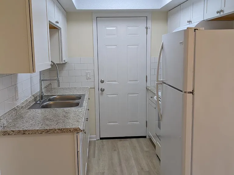 610 & 616 S Betty Ln — Photo 6