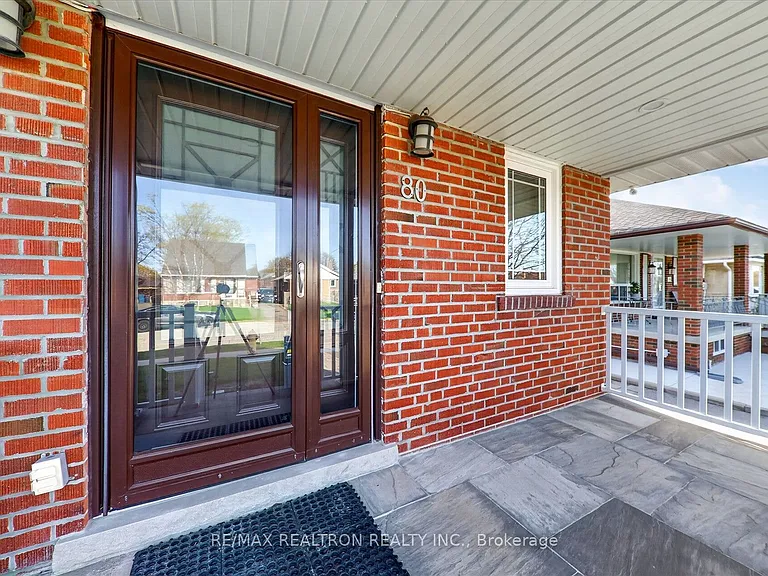 80 Waringstown Dr — Photo 2