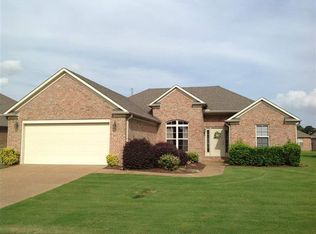 121 Stone Springs Cir, Jackson, TN 38305
