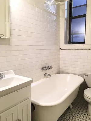 Rented by Metropolitan Equities | media 20