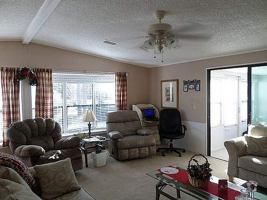 2nd image of 2303 Sandlewood Ln