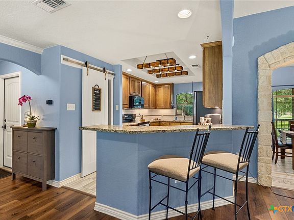 3rd image of 1353 Hunters Ct