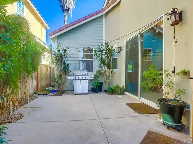 421 N Cedros Ave N — Photo 46