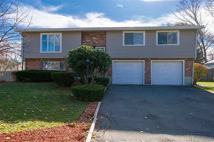 1st image of 36 Highland Glen Dr