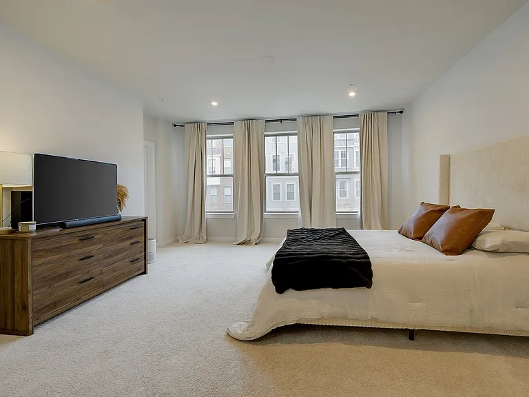 203A Park Central Ter — Photo 14