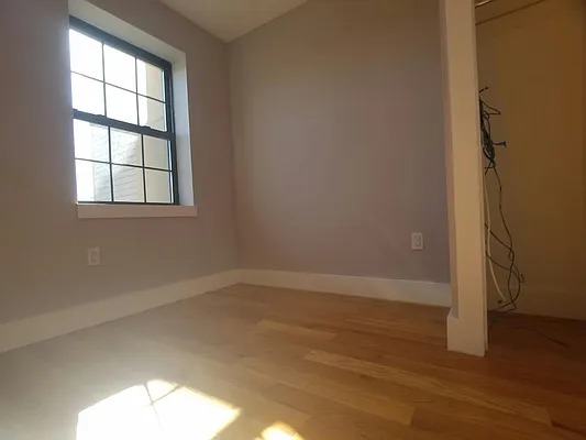 Rented by Evergreen Apartments BK | media 25