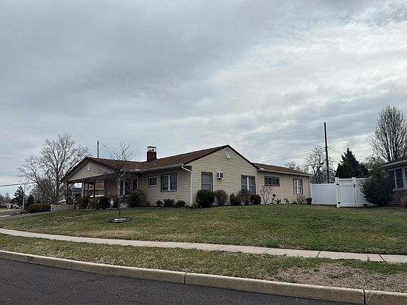 2nd image of 14 Leisure Ln