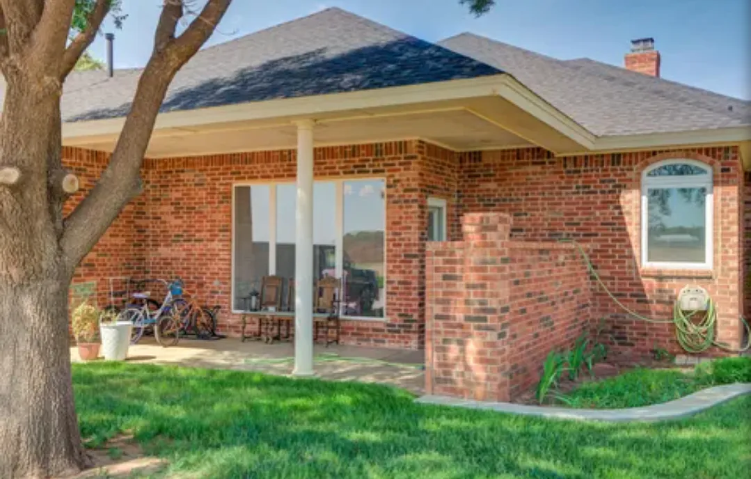 5 bed, 3143 sqft, $3,600 — Photo 2