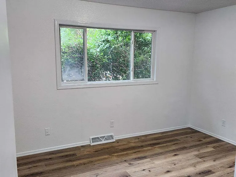809 Saint James St — Photo 3