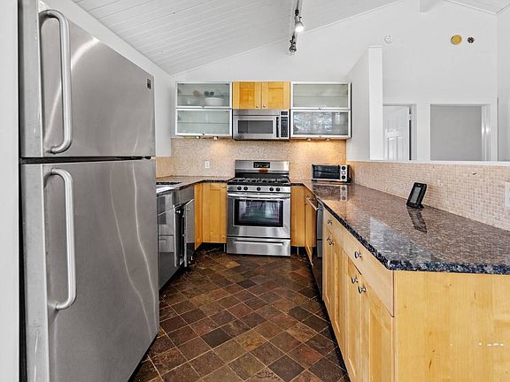 4th image of 106 Church Ln